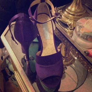 Betsey Johnson purple pumps